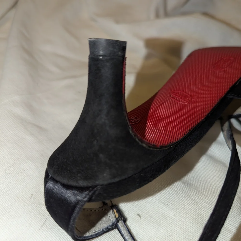 Manolo Blahnik Black Women's Shoe - Picture 4 of 10